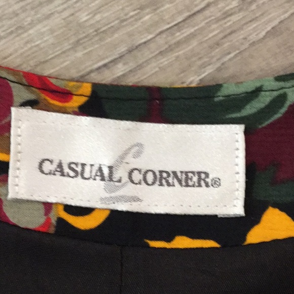 🌺 Pretty Button Front Jacket 🌺 - Picture 3 of 5